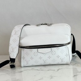 LOUIS VUITTON MOUTDOOR