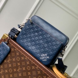 LOUIS VUITTON Trio Messenger