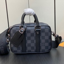 LOUIS VUITTON nano porte documents voyage