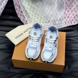 LOUIS VUITTON Run 55