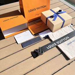 LOUIS VUITTON 40mm