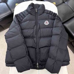 V공장 Mocler x Christopher Raxxy