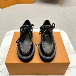 LV Laureate Desert Boot