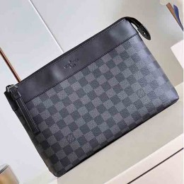 LOUIS VUITTON Pochette Voyage Souple