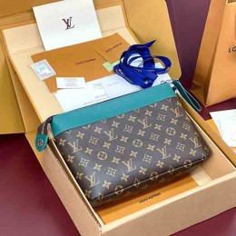 LOUIS VUITTON Pochette Voyage Souple