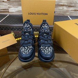 LOUIS VUITTON 2025