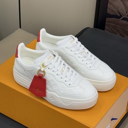 LOUIS VUITTON Groovy